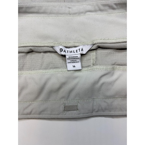 Athleta Shorts 16 Khaki Beige Trekkie Pull On Athletic Zippered Pockets - Picture 4 of 9